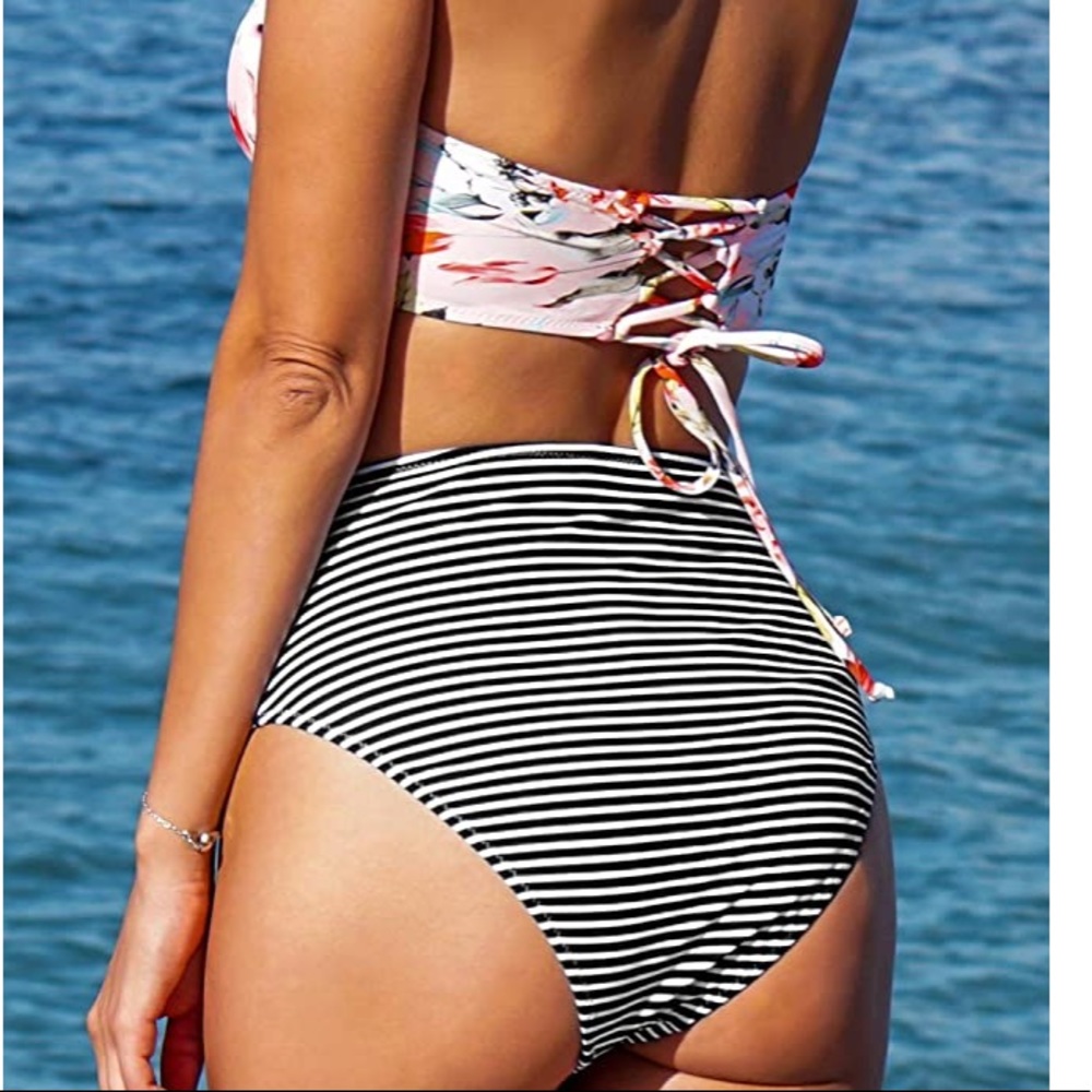 Cupshe | High Waisted Bikini Bottoms - Picture 4 of 11